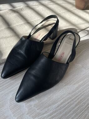 Amalfi by Rangoni Firenze Black Leather Slingback Block Heels, Size 10, MP $165